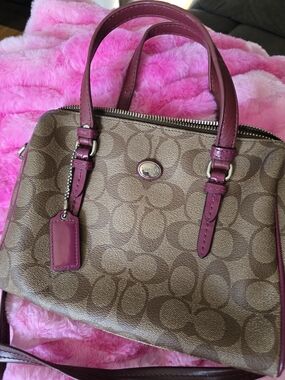 Coach Signature Canvas Mini Bennett